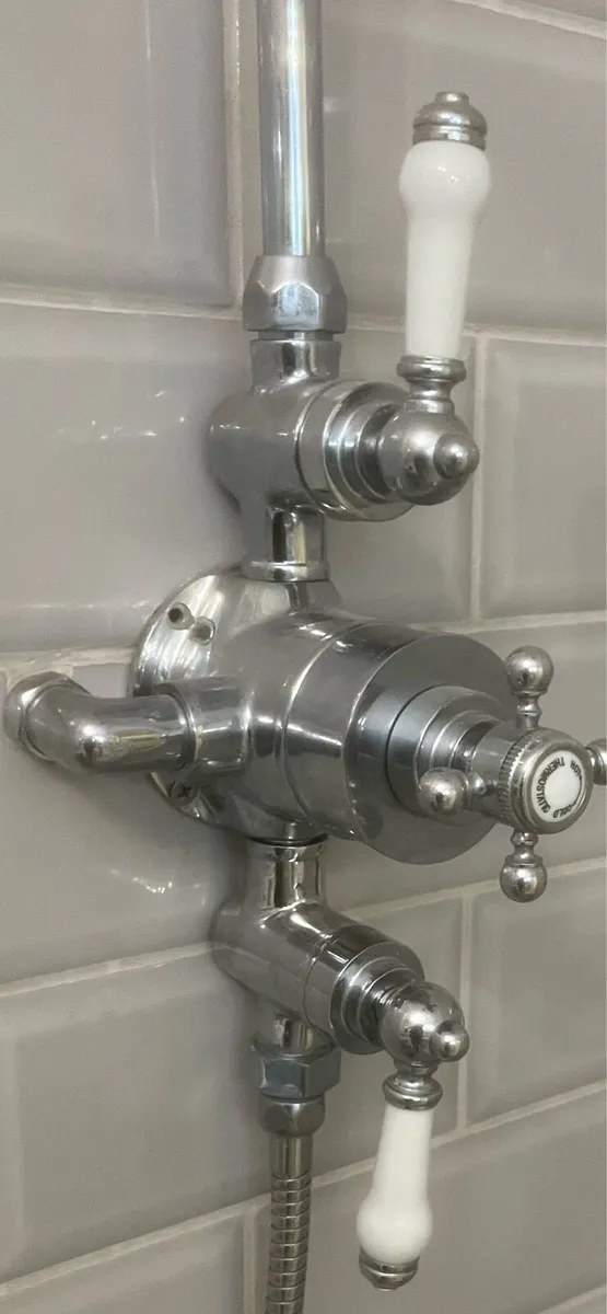 Stainless shower valve