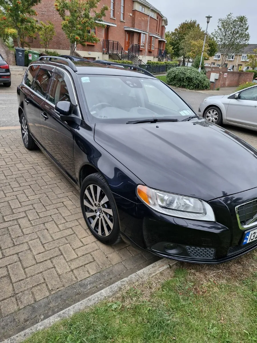 Volvo V70 2013 New NCT!! - Image 1