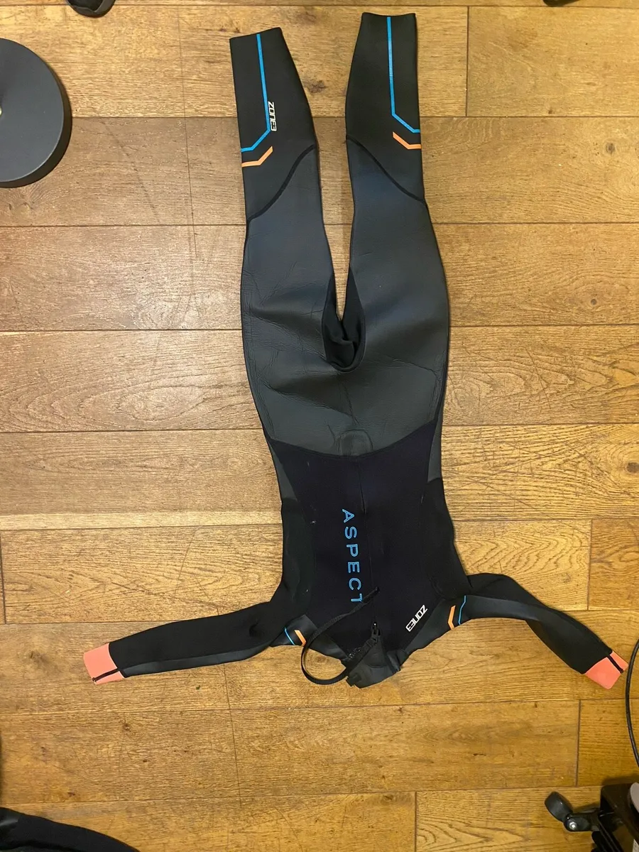 Zone3 Aspect Junior triathlon wetsuit size large - Image 2