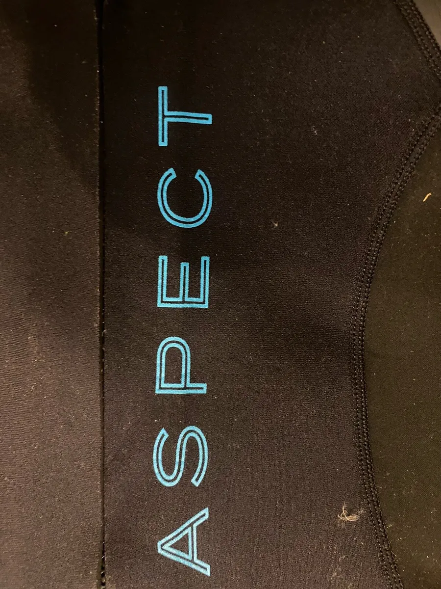 Zone3 Aspect Junior triathlon wetsuit size large - Image 4