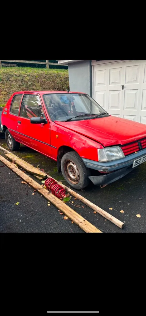 Peugeot 205 Diesel - Image 1