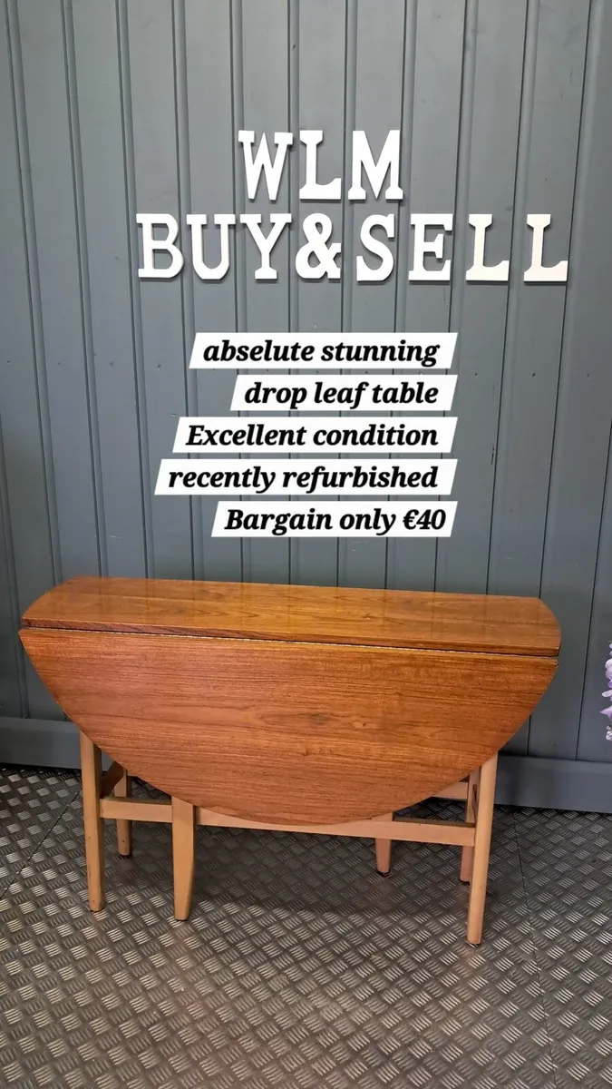 Stunning drop leaf table - Image 1