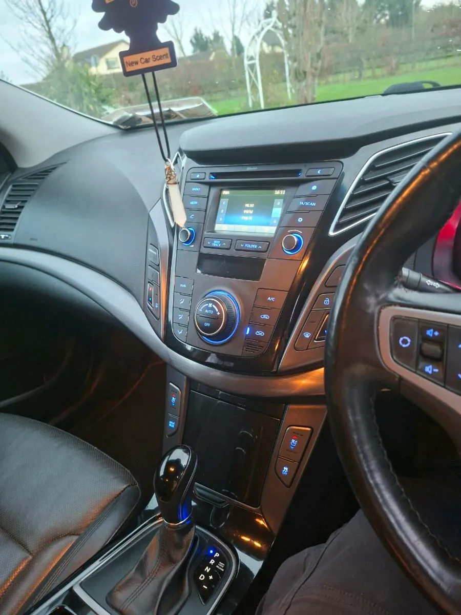 Hyundai i40 estate - Image 2