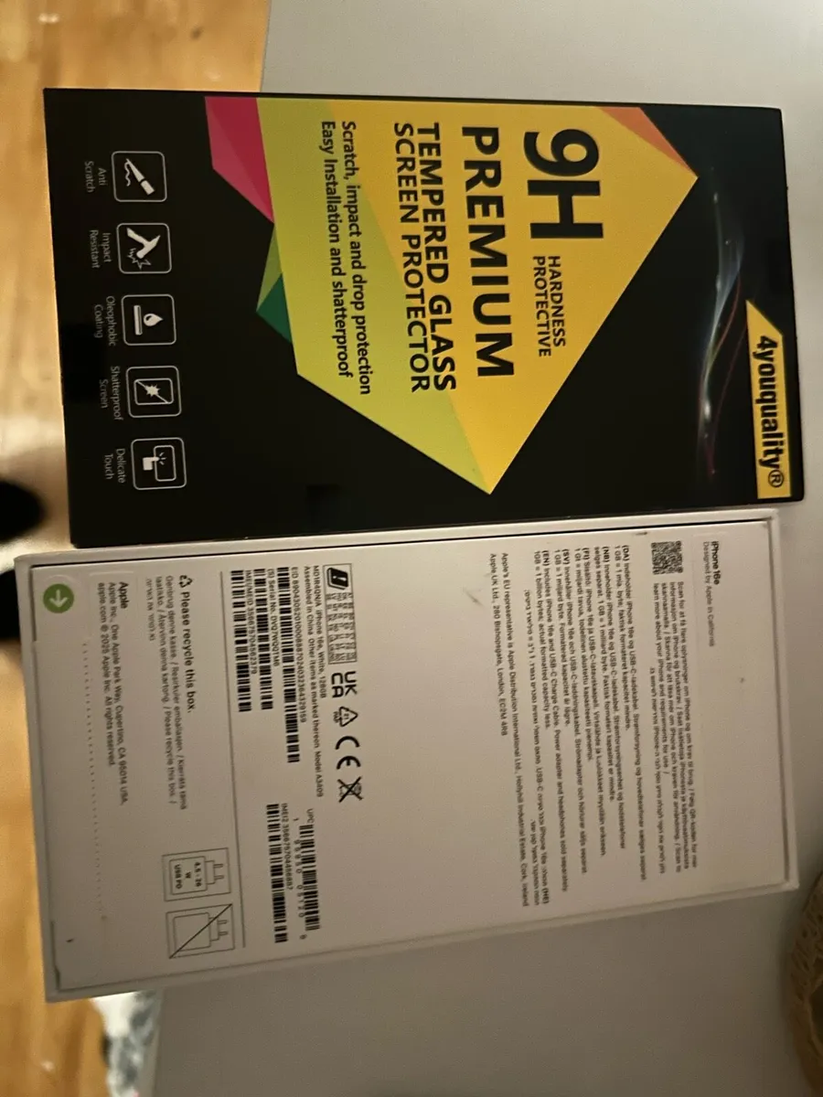 iPhone 16e - Image 1