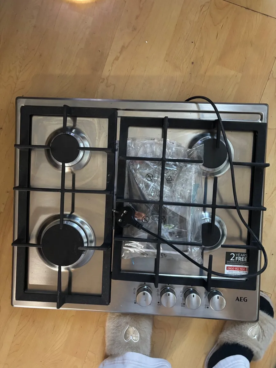 Gas burner hob - Image 1