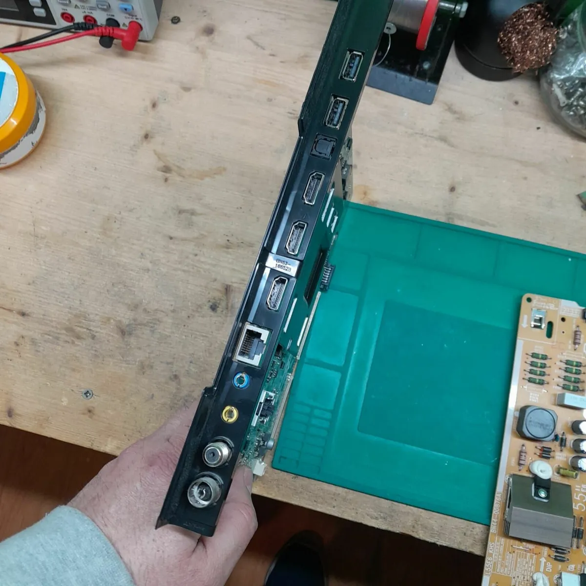 BN41-02568B Main Board From Samsung - Image 2