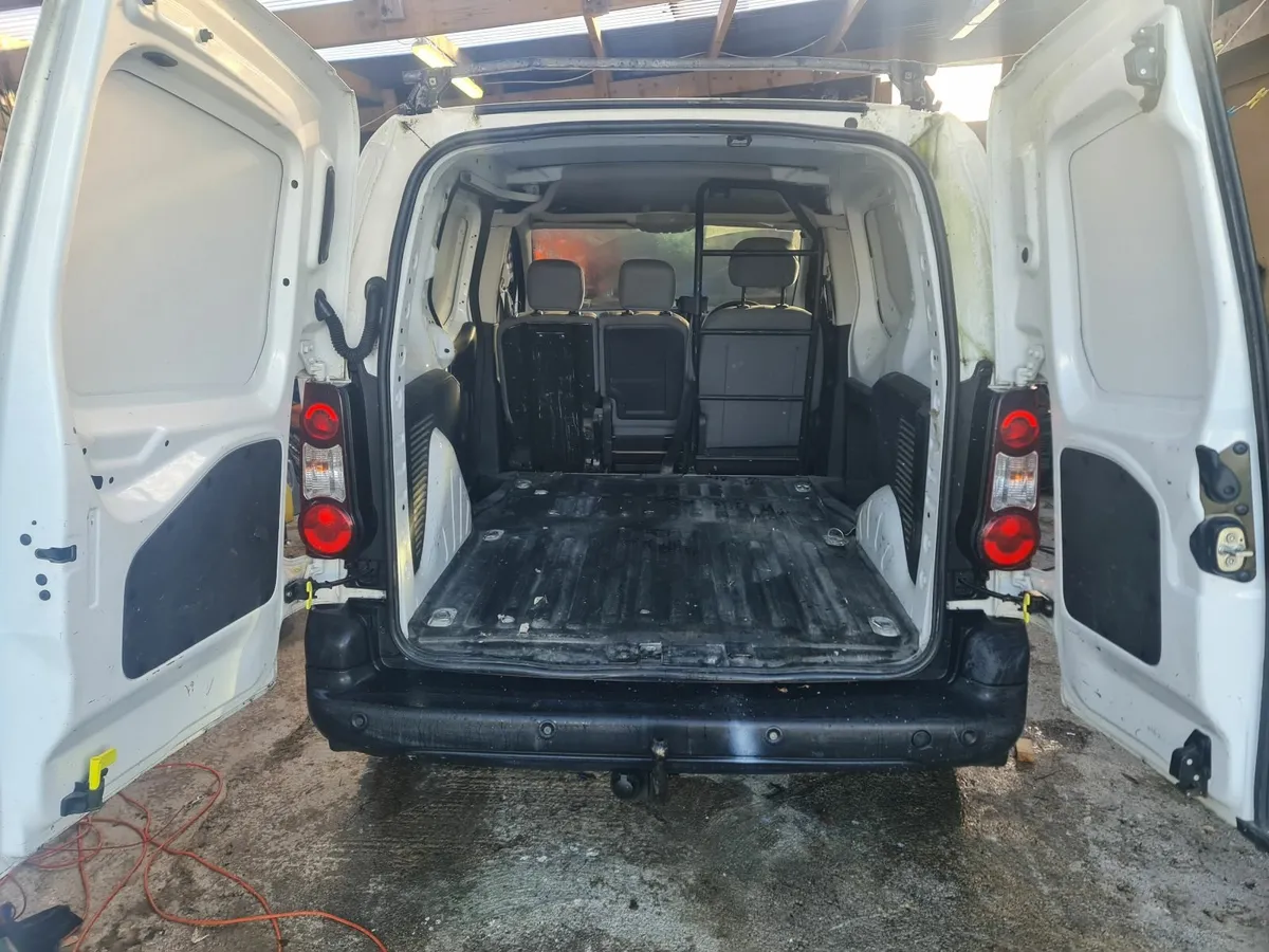 54000 miles   2015 berlingo 1.6 - Image 1