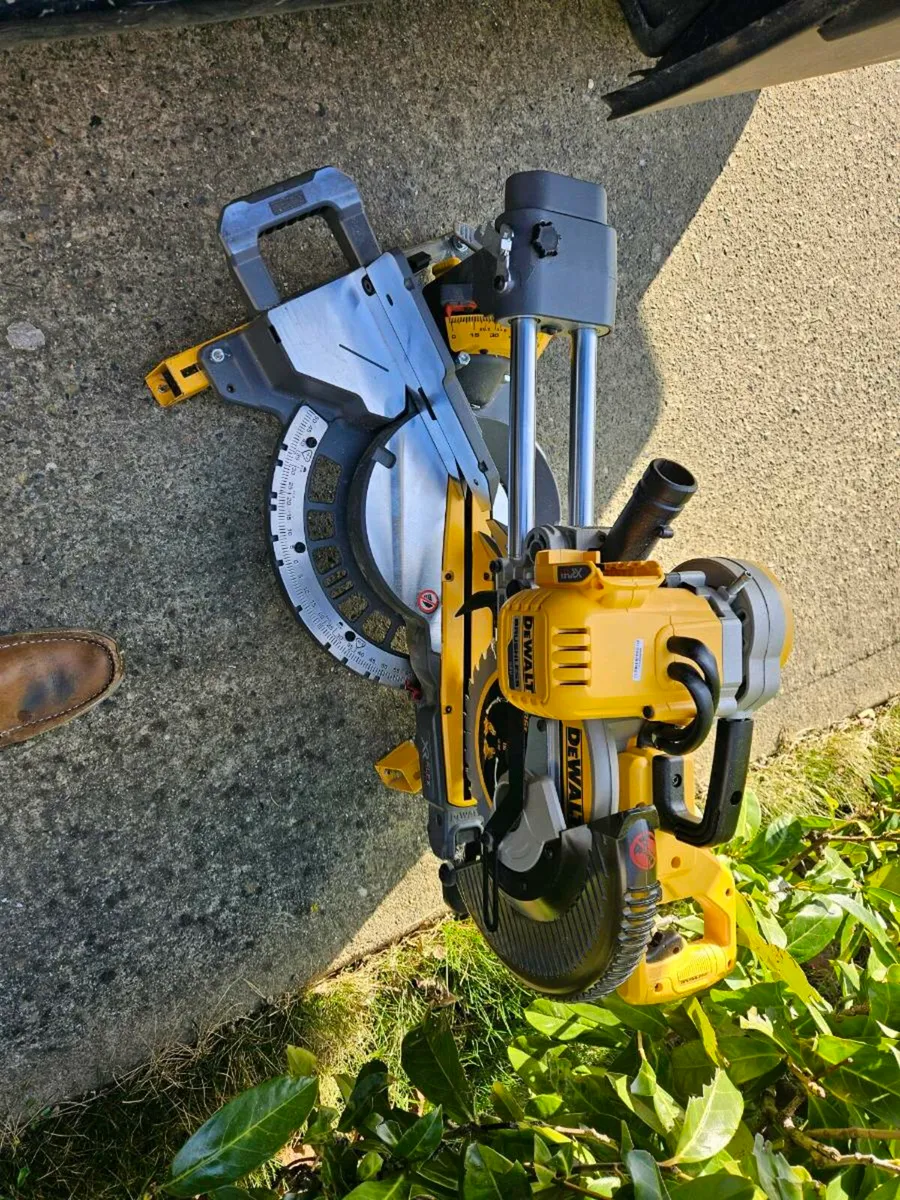 Dewalt mitre saw - Image 2