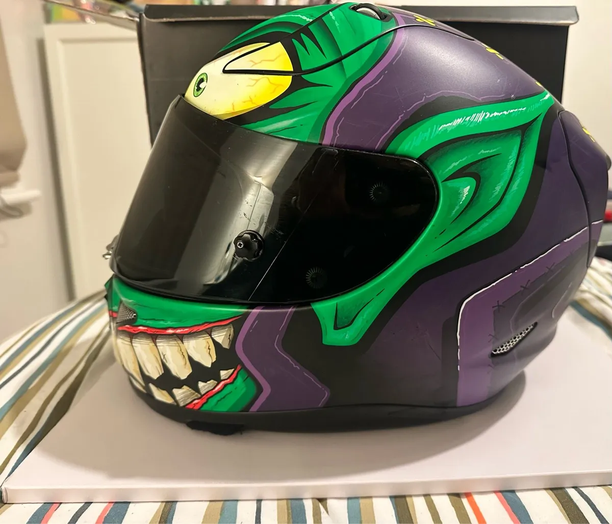 HJC RPHA 11 Green Goblin Marvel Helmet - Image 4
