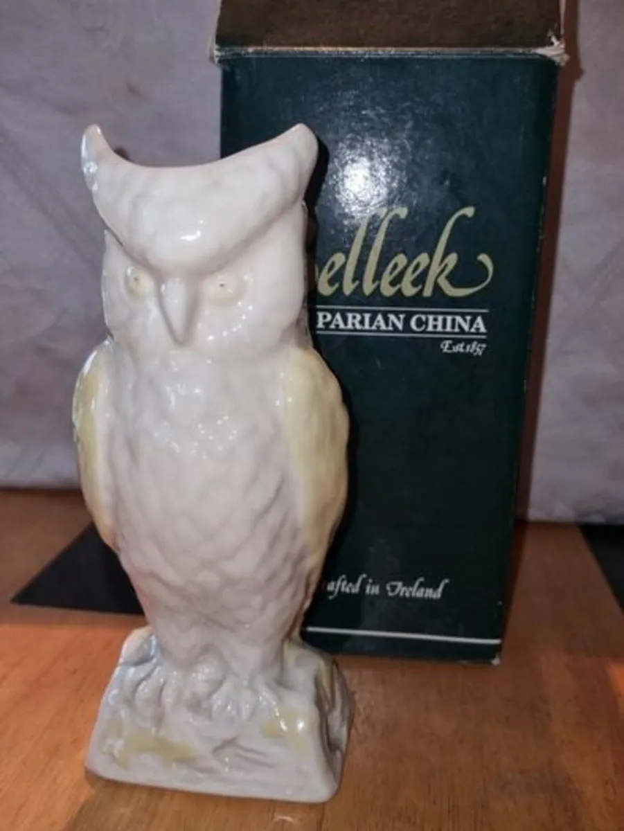 Belleek owl-shaped vase - Image 1