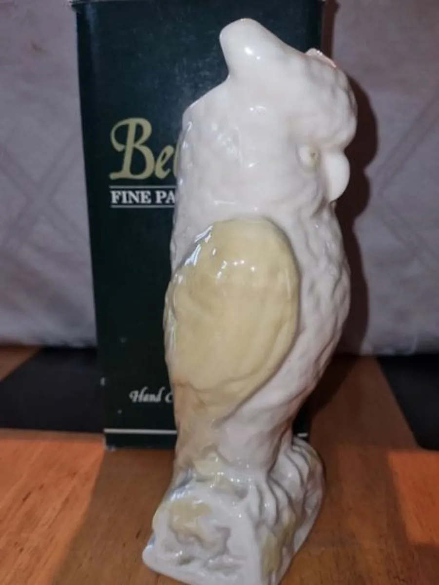 Belleek owl-shaped vase - Image 2