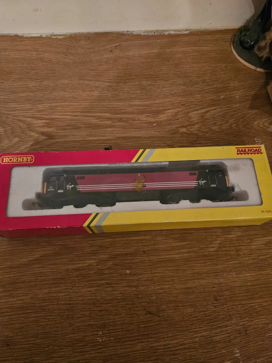 Hornby OO Gauge Virgin Trains Class 47 - Image 1