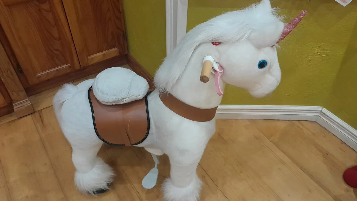 White Ponycycle - Image 4