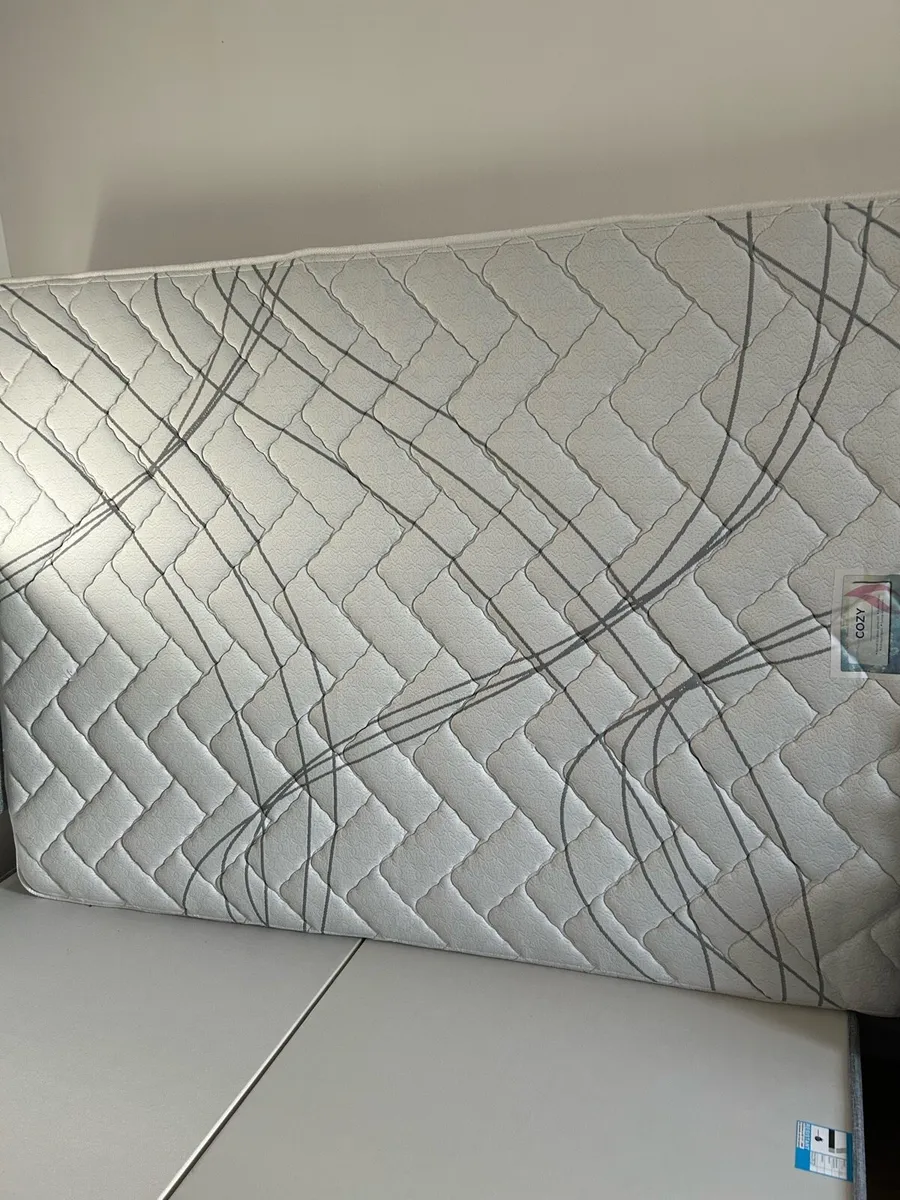 Double Bed - Image 4