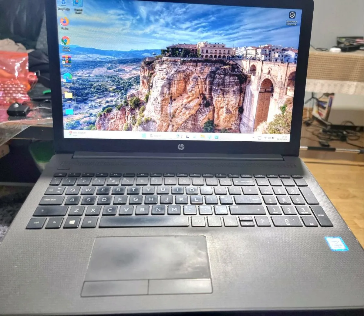 HP laptop - Image 2