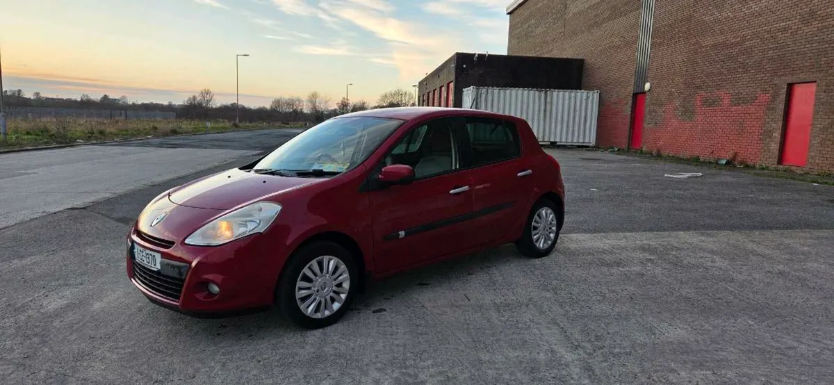 Renault Clio - Image 2
