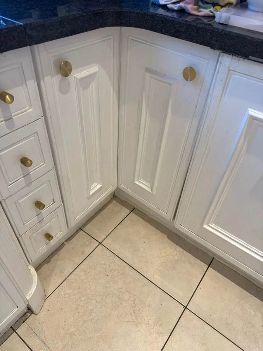 Wow!! Designer wood kitchen and granite, applianc - Image 3