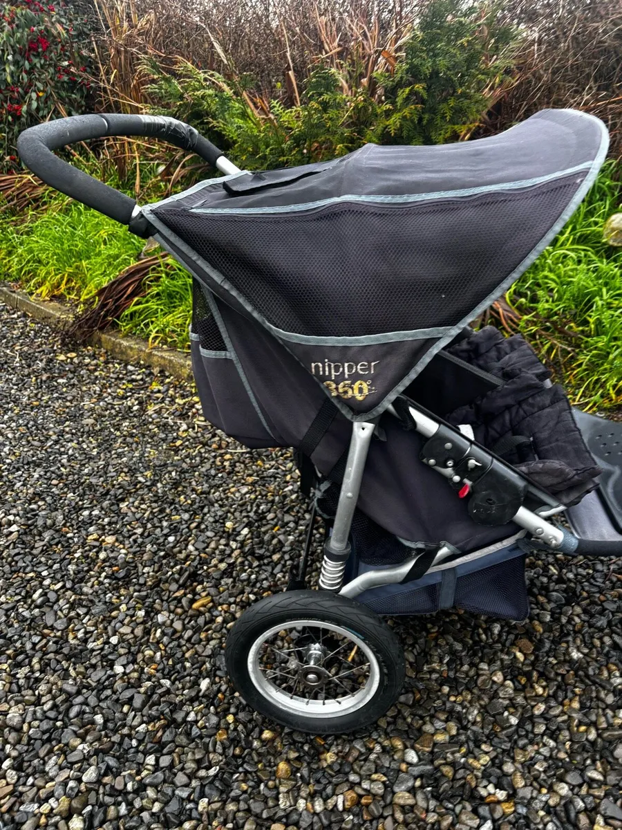 Out n about double - Image 2