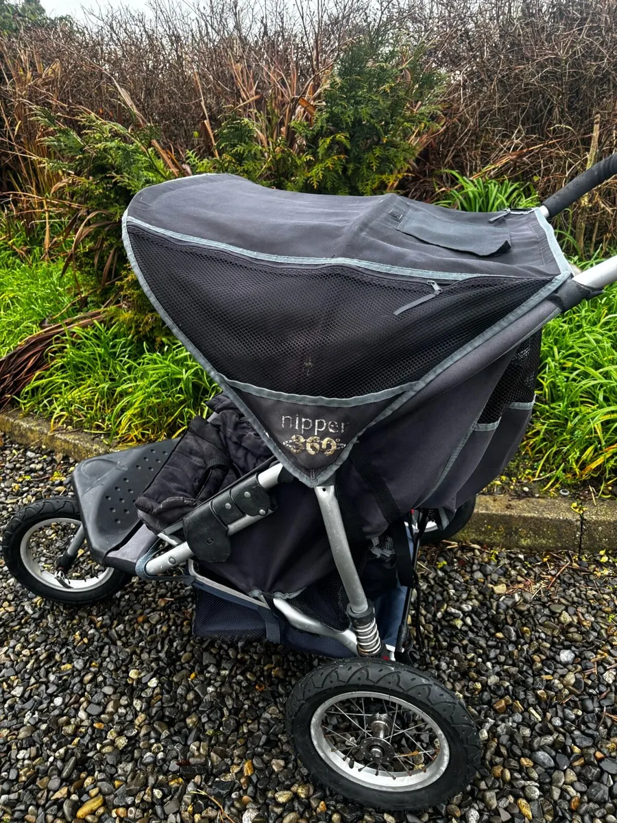 Out n about double - Image 4