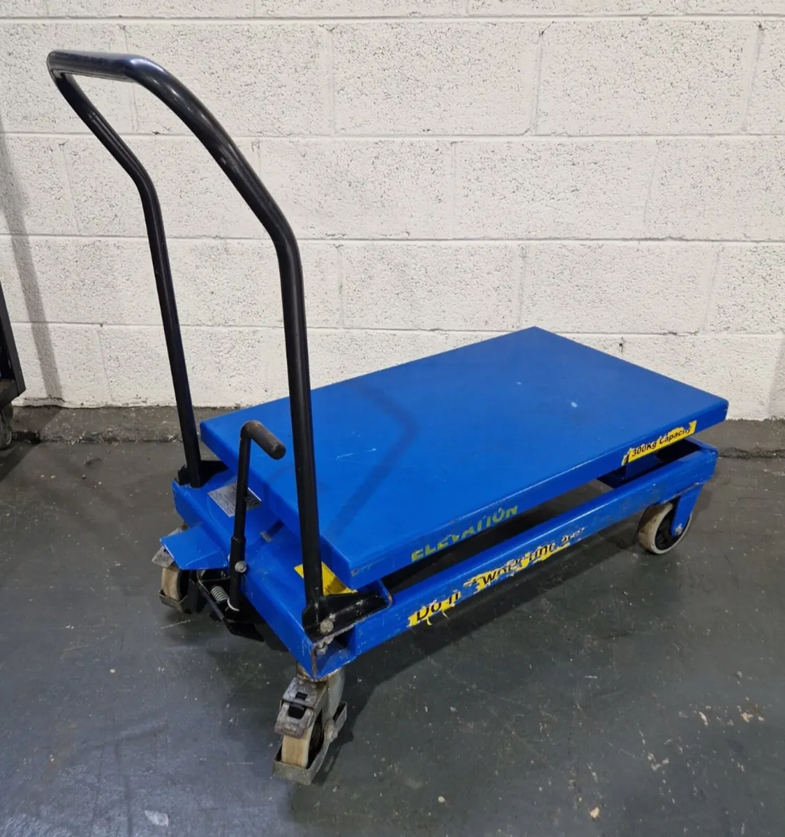 Hydraulic lifting trolley - Image 2