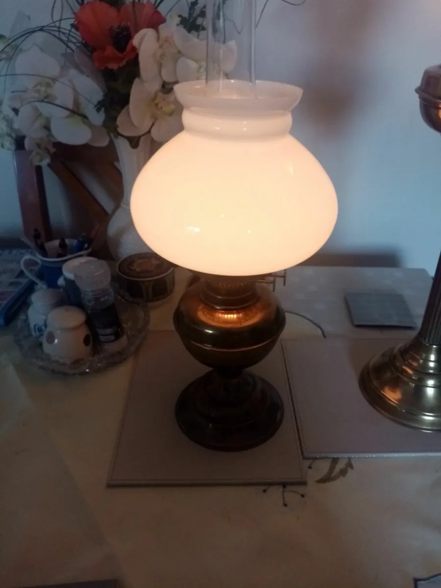 2 vintage Oil Lamps - Image 2