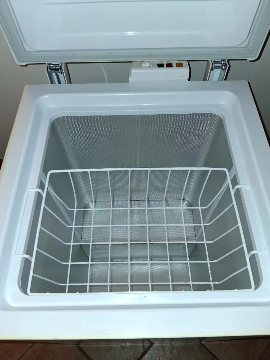 Chest Freezer - Image 2