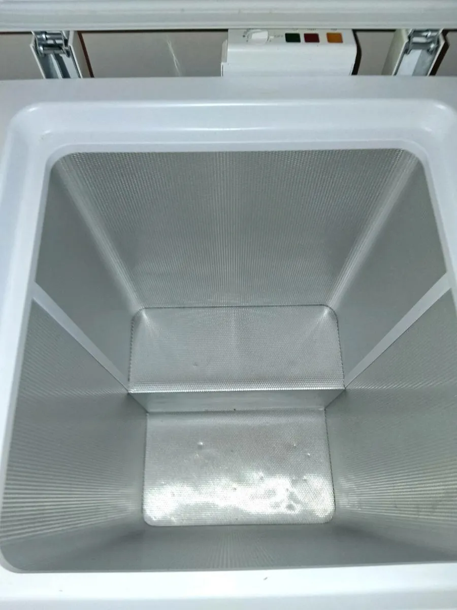 Chest Freezer - Image 3