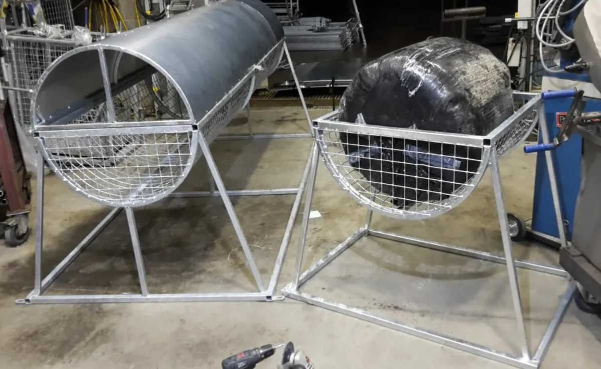 Bale feeder - Image 2