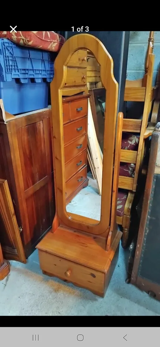 Freestanding pine mirror