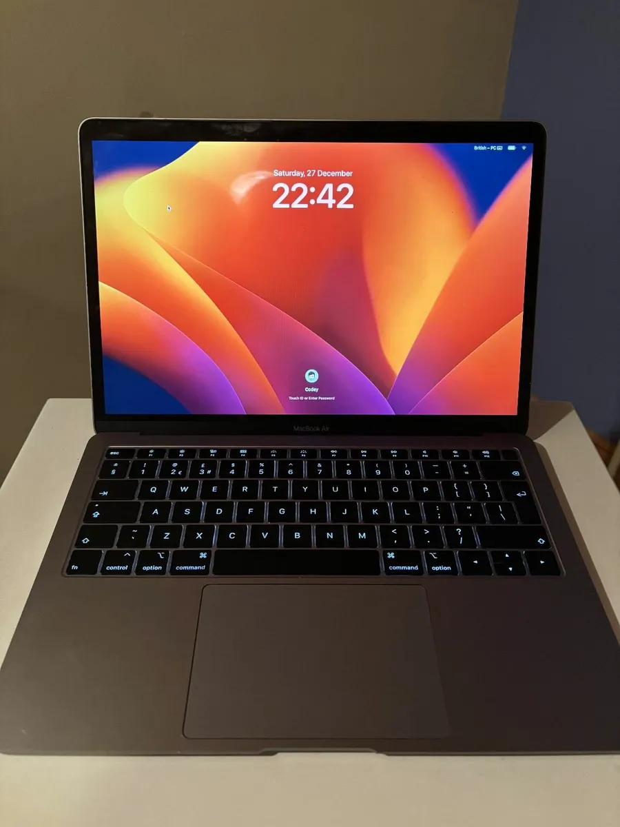 Macbook Air - Image 1