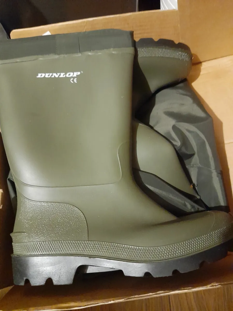 Chestwaders size 43 and 44