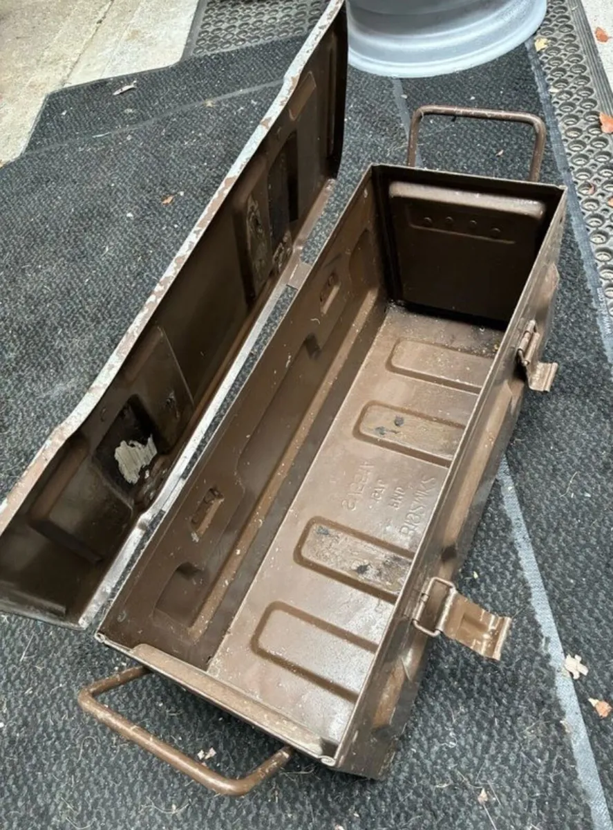 Mortar case. Military.  Land Rover - Image 2