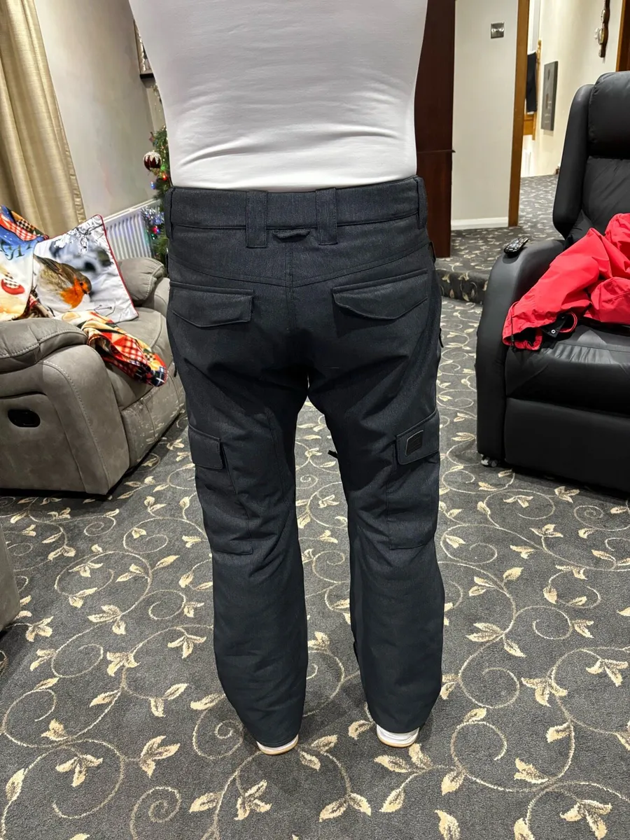 Quicksilver Ski Snowboard Pants - Image 3