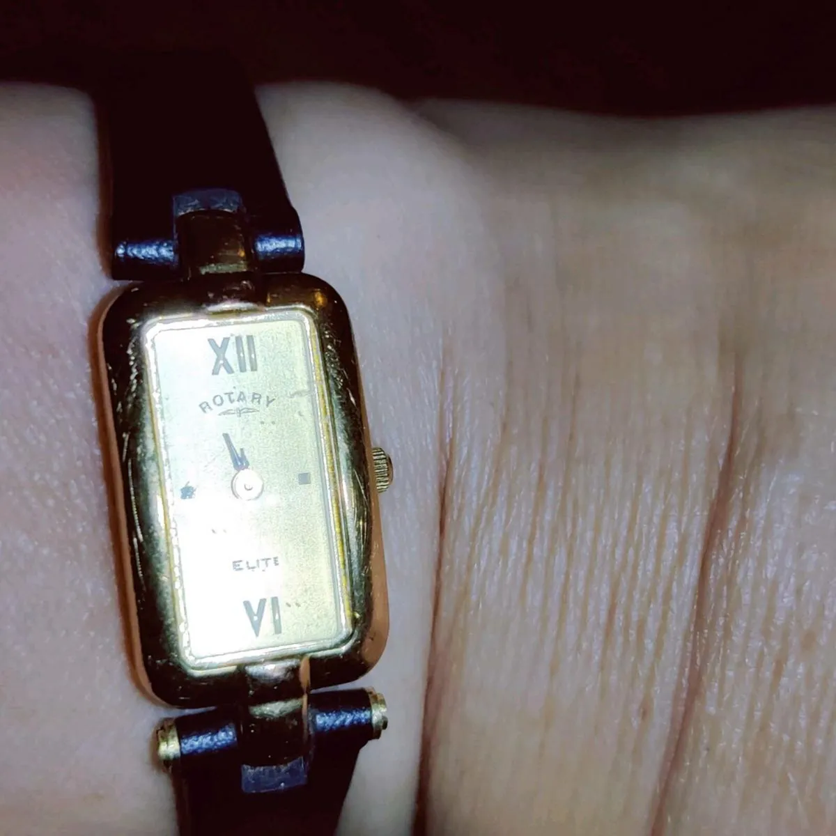 NEW ROTARY OBLONG, 9CT Gold 71/2"Long Watch ! - Image 3