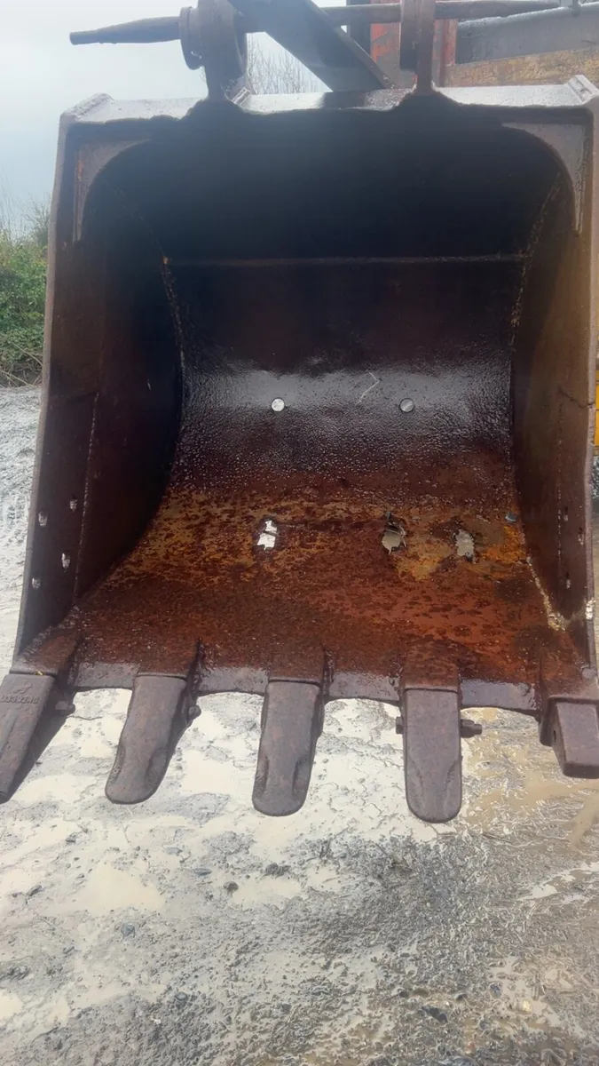 3ft Digging bucket - Image 1