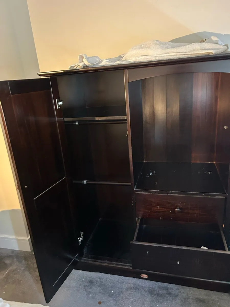 Kids wardrobe - Image 2