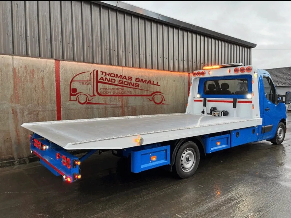 3.5 T Recovery truck Must be Tom small Body - Image 3