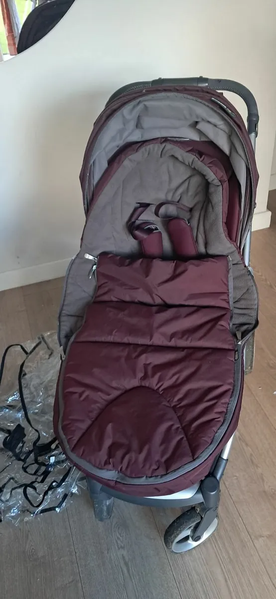 Mammas and Pappas Armadillo Pram/Buggy Foldable(Fu - Image 1