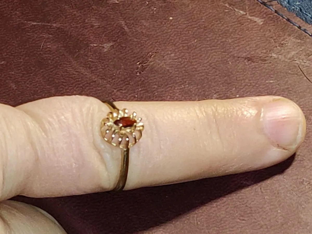 BASKET GARNET, 9CT Gold Neq Ladies Dress Ring ! - Image 2