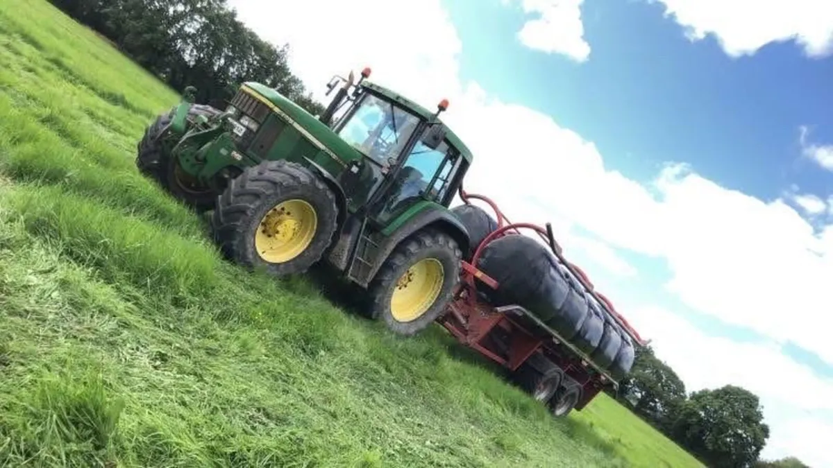 John Deere 6910S - Image 1