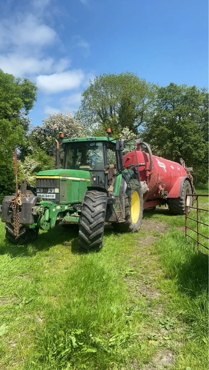 John Deere 6910S - Image 2