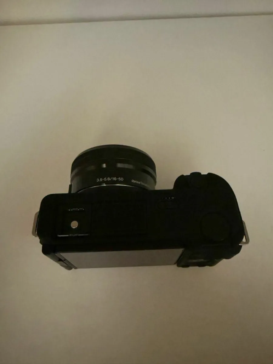 Sony Alpha ZV-E10 Camera with 16-50mm Lens - Image 3