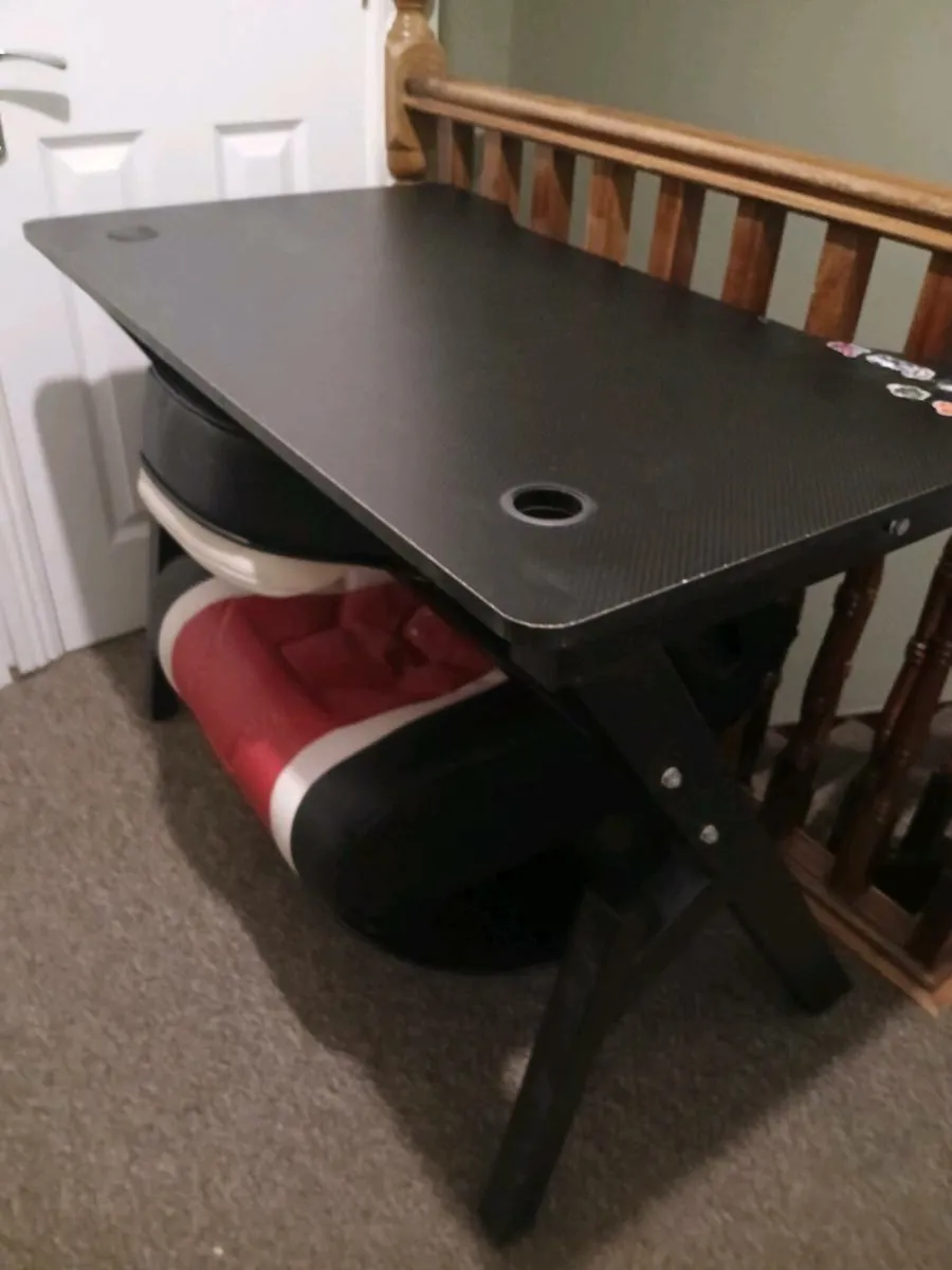 2 gaming desks and chairs free to take away - Image 2