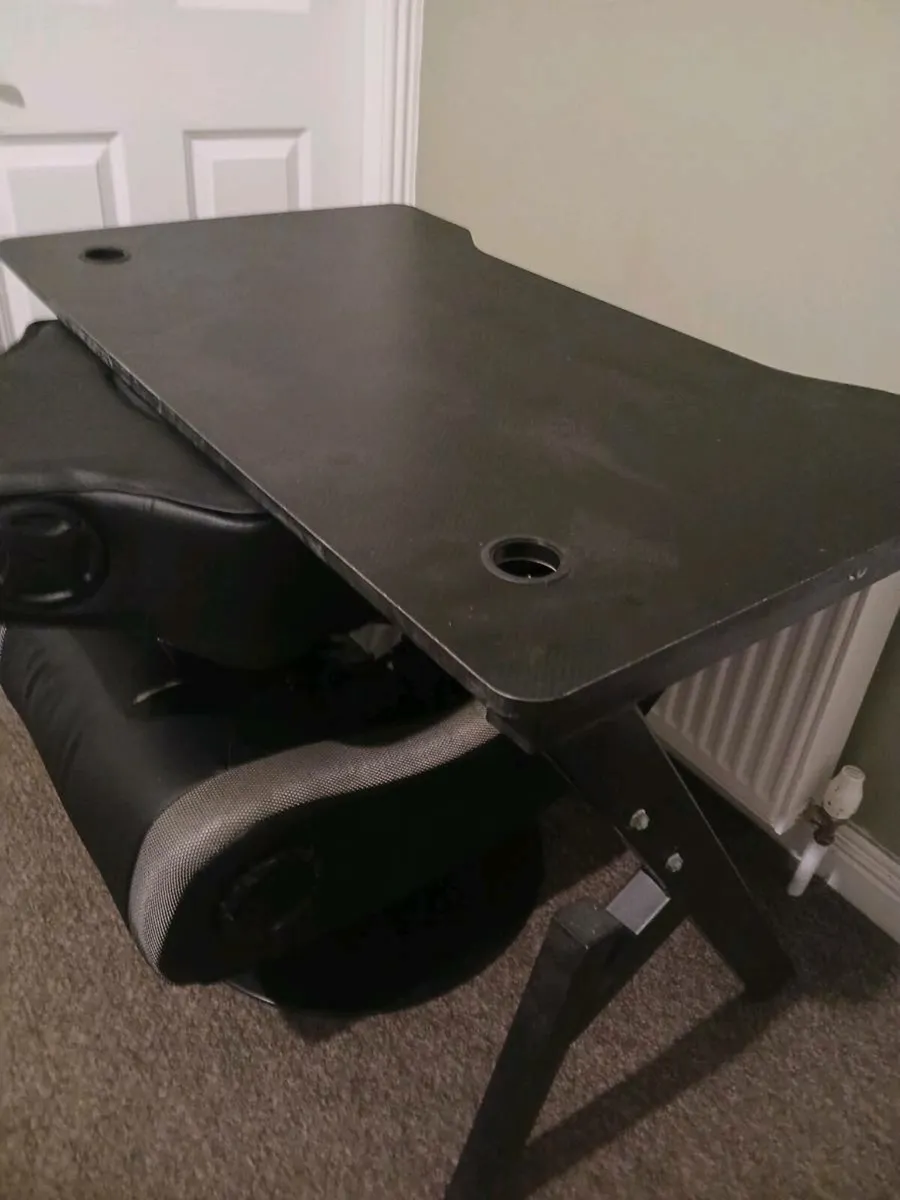 2 gaming desks and chairs free to take away - Image 3