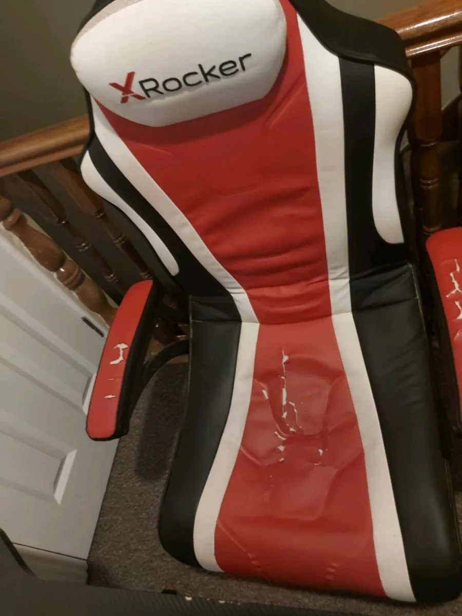 2 gaming desks and chairs free to take away - Image 4