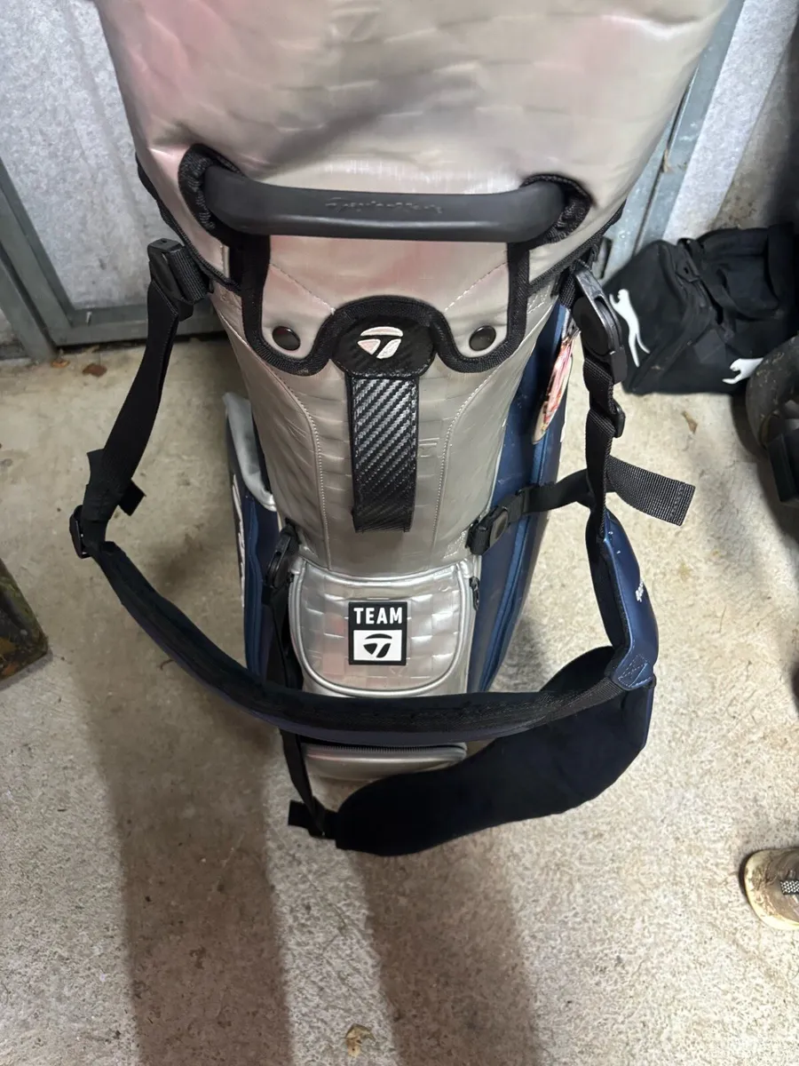 Taylormade QI10 stand bag - Image 2