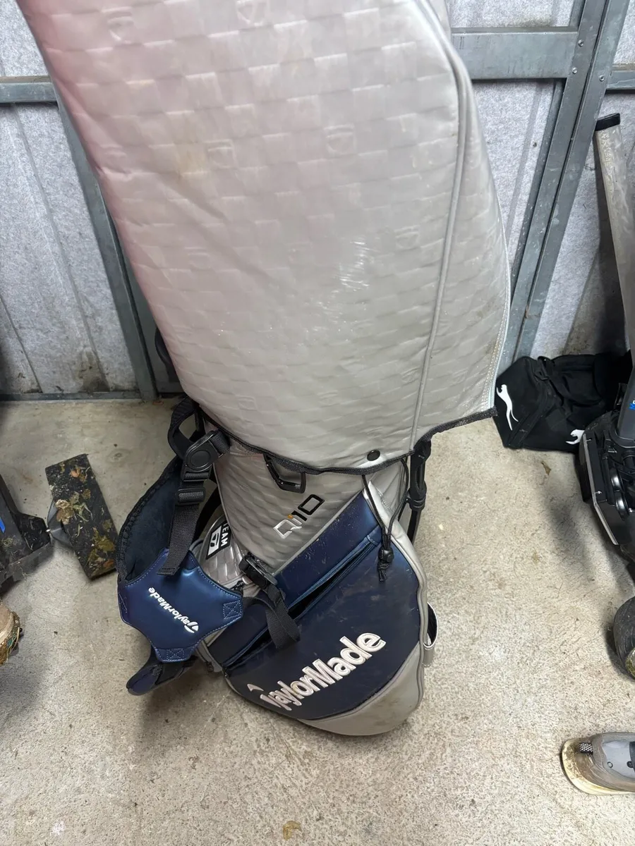 Taylormade QI10 stand bag - Image 3