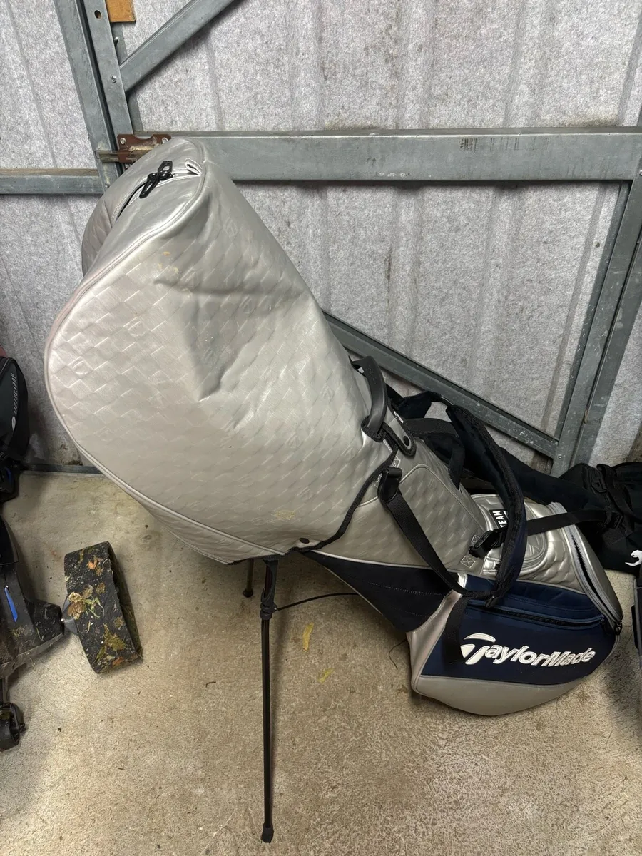 Taylormade QI10 stand bag - Image 4