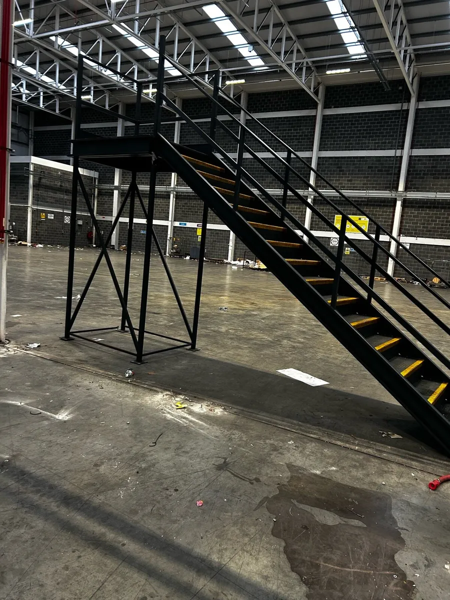 Heavy duty stairs - Image 2