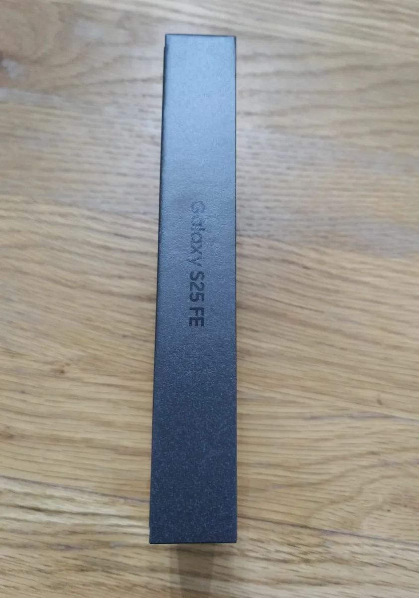 Samsung Galaxy S25 FE 512GB Dual SIM Jet Black New - Image 2